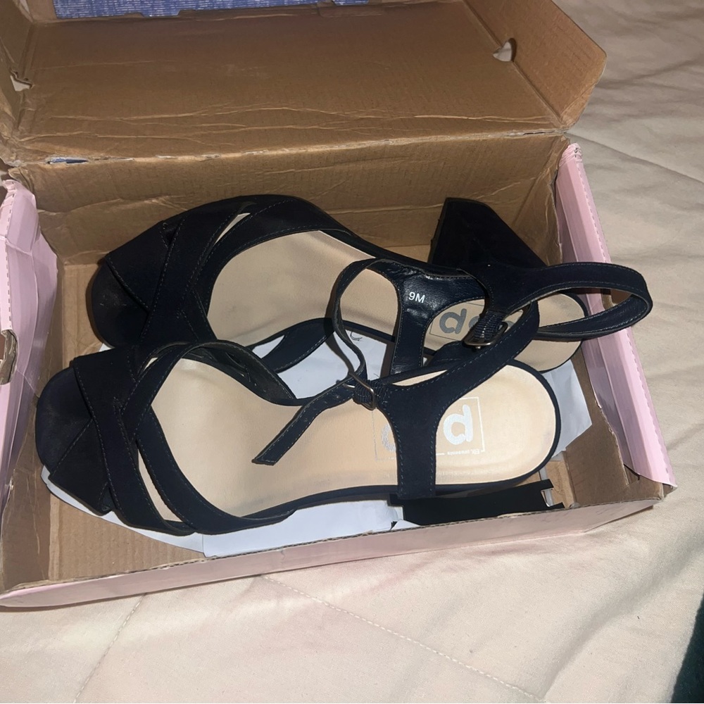 Navy blue heels